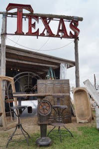 Round-Top-TX-Sign-Antiques