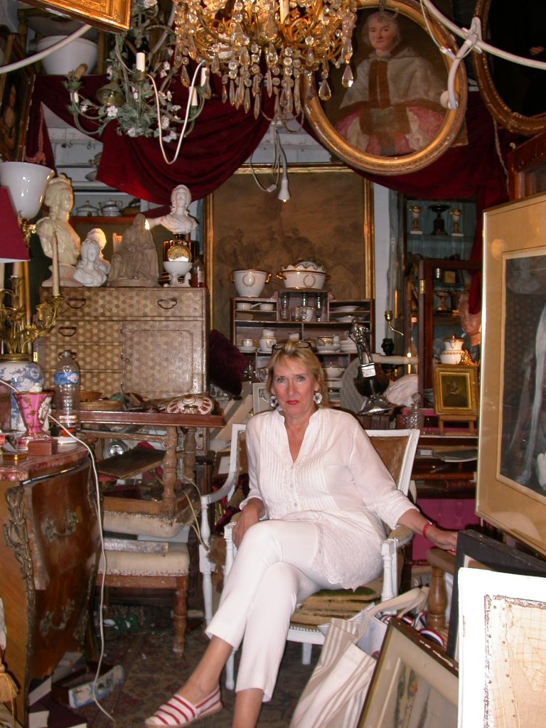 Alisanne Wonderland in Round Top featuring antiques