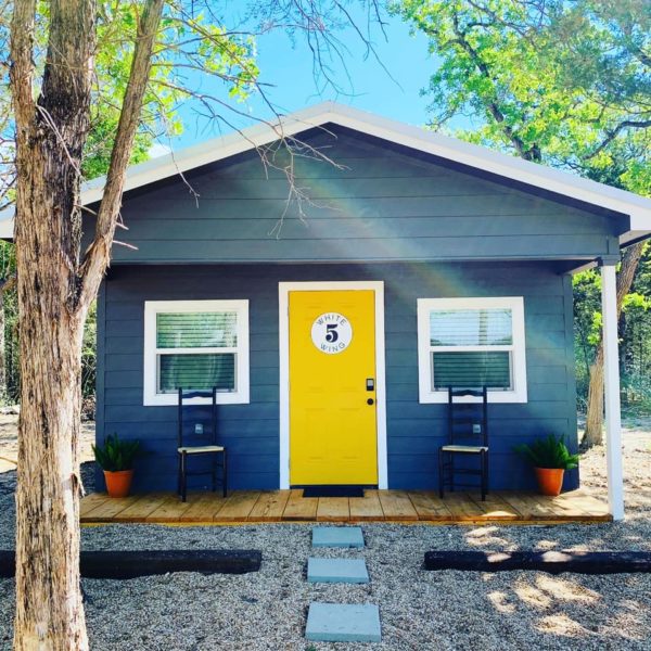 No Ordinary Round Top Escape The Vintage Hideaway Brings Everything