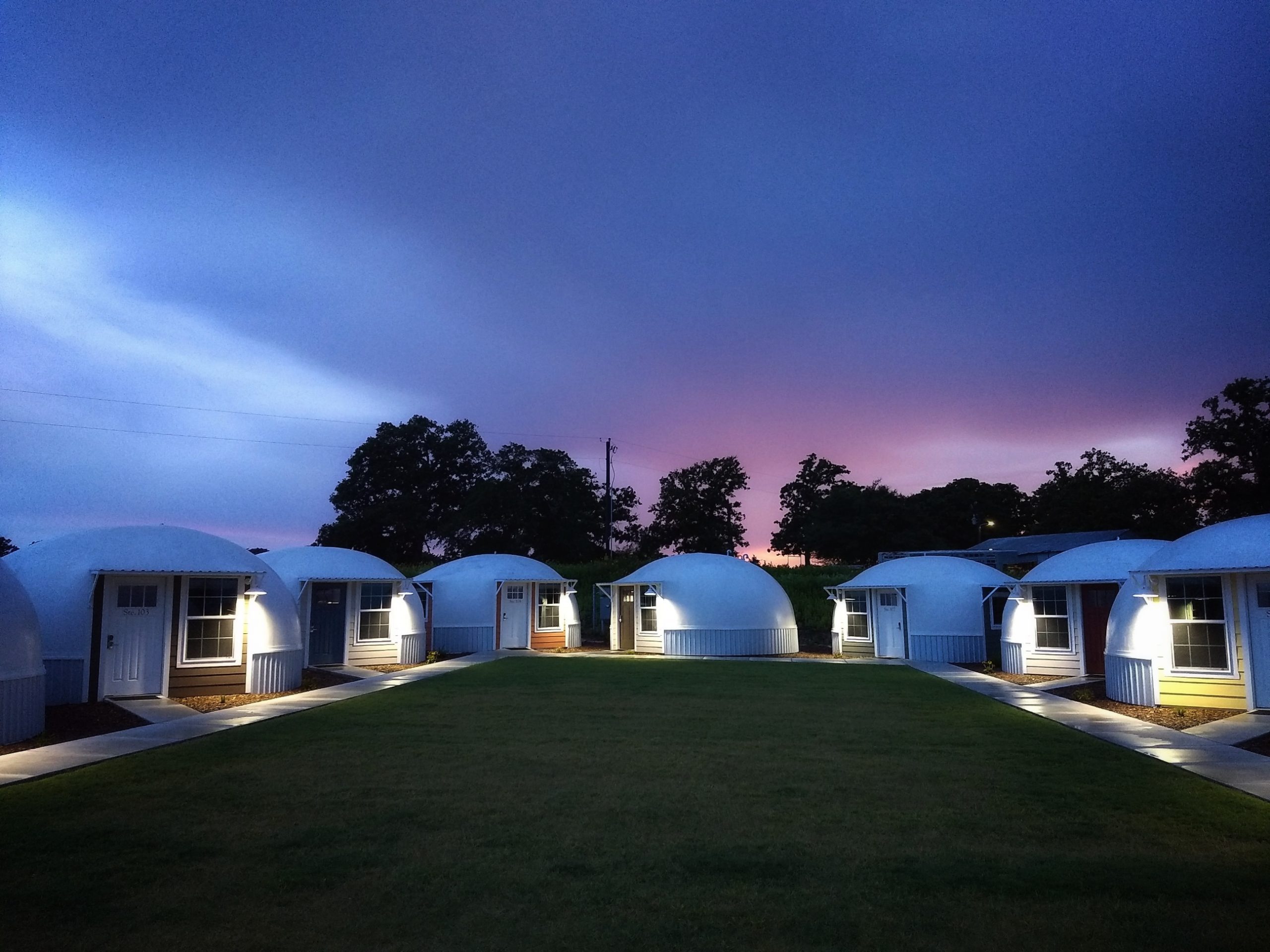 Country Dome Suites - Round Top