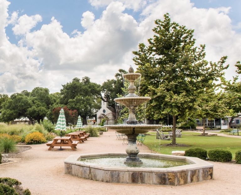 Your Round Top Fall 2022 Antiques Design Show Calendar Guide A Look 