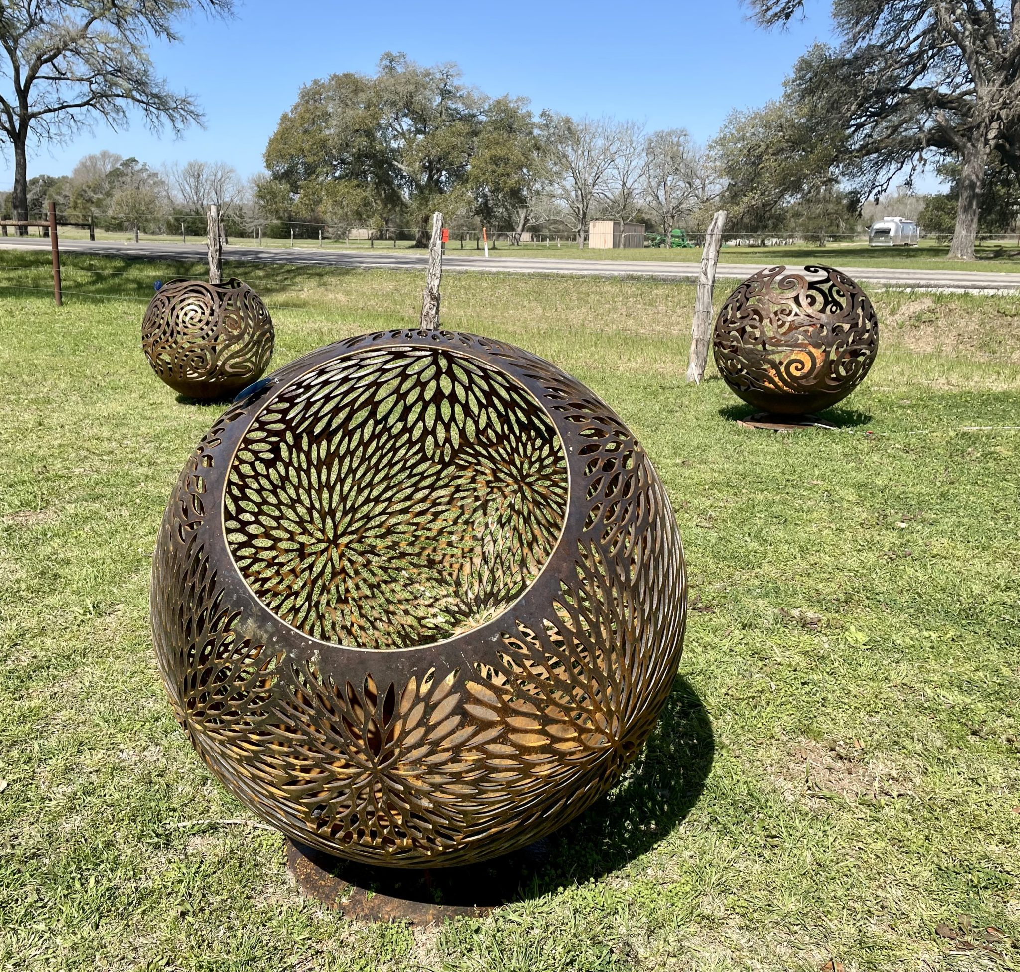 Top Finds From the Round Top Antiques Show These Spring Treasures