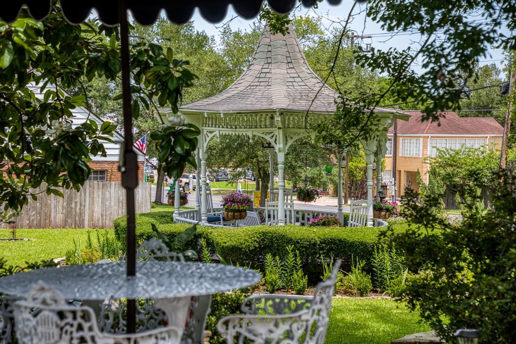 Brenham Estate Gazebo