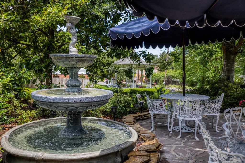 Brenham Estate Patio