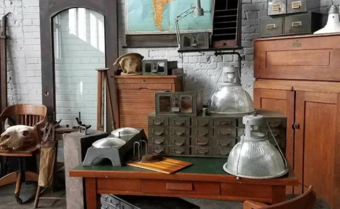 antique liquidators of seattle 672x414