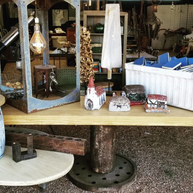 vintage and modern market 768x768
