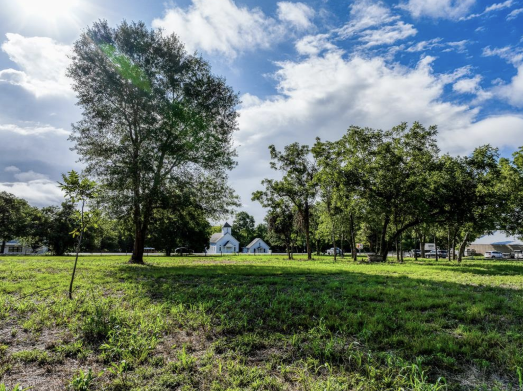 444 N Washington Street Round Top