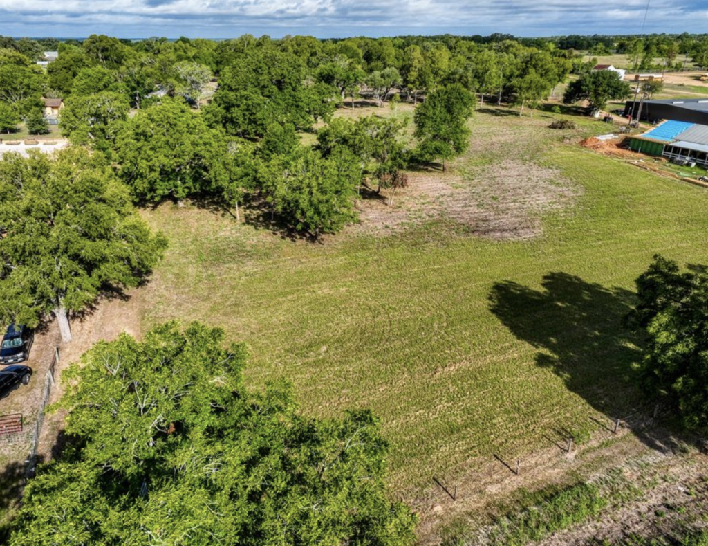 444 N Washington Street Round Top