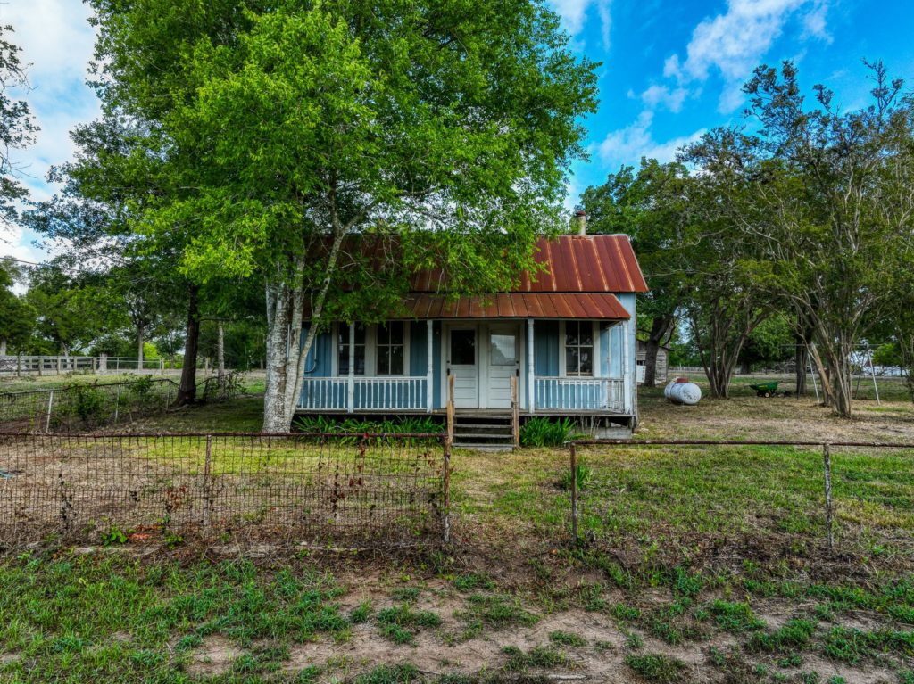 444 N Washington Street Round Top