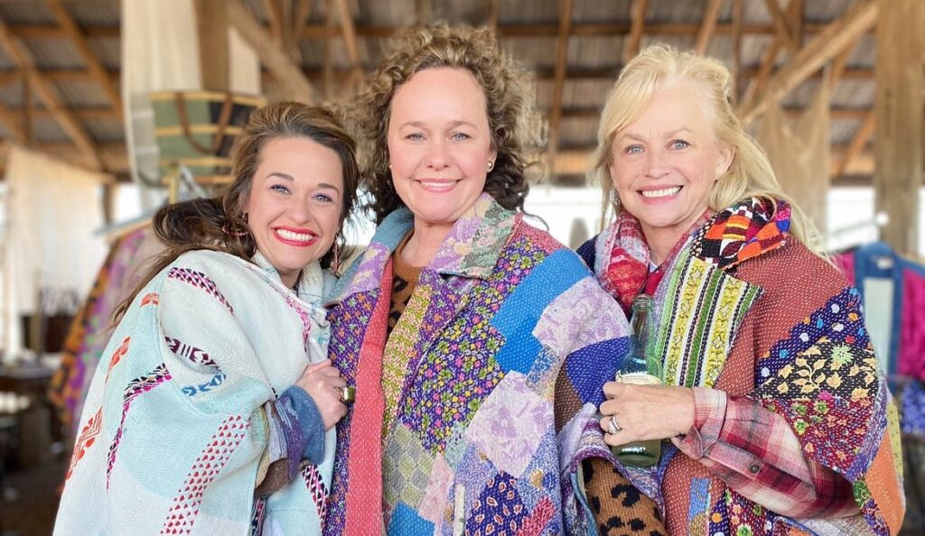 RT Christmas – Sapana blanket coats come in a wide range of colors and patterns.