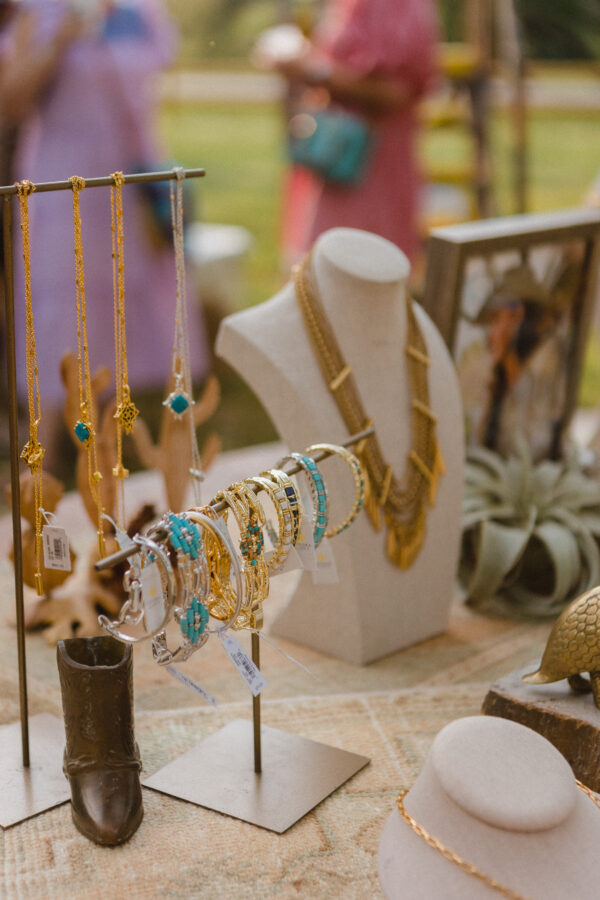 Junk Gypsy Sisters Get Into Adventure For the Ultimate Women Power