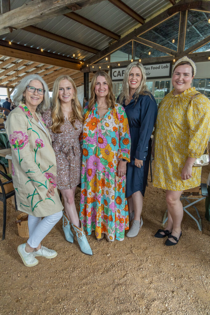 Kristin Mullen, Grace Randall, Kate Menefee, Janelle Patton, Ali Ames at The Halles Benjamin Moore Designer Dinner (Photo by Jordan Geibel)