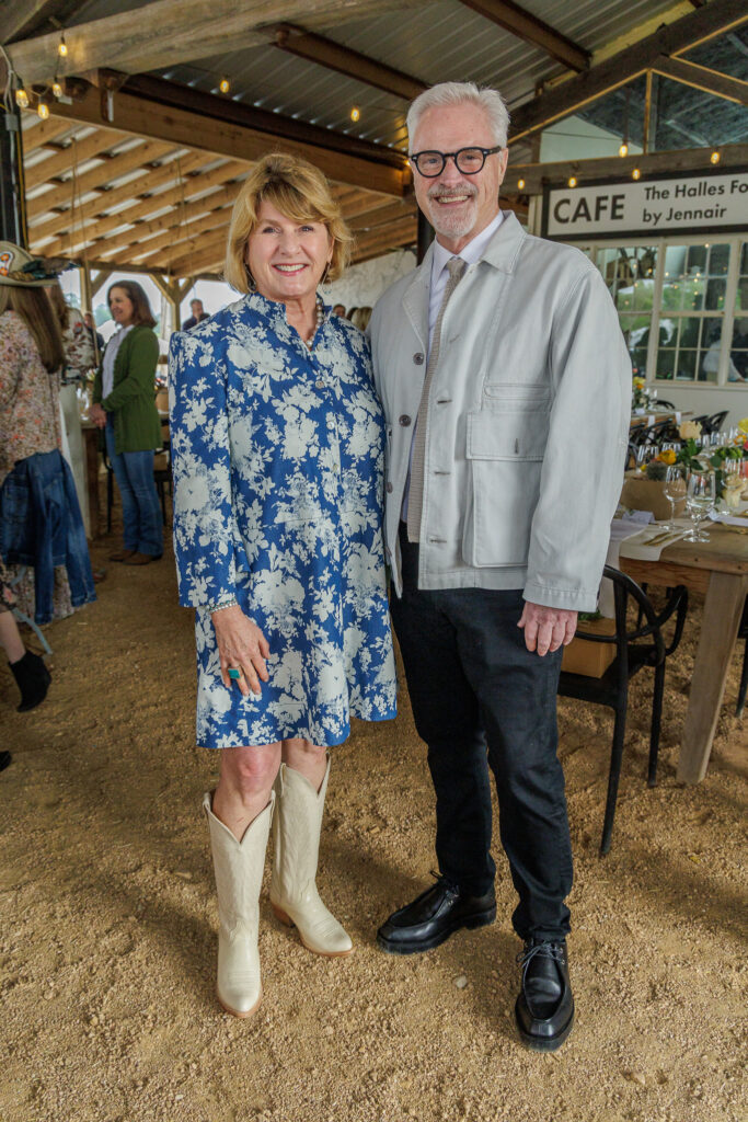 Linda Plant, Bobby McAlpine at The Halles Benjamin Moore Designer Dinner (Photo by Jordan Geibel)