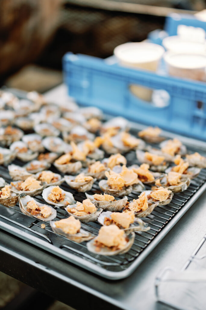 Garden & Gun Round Top