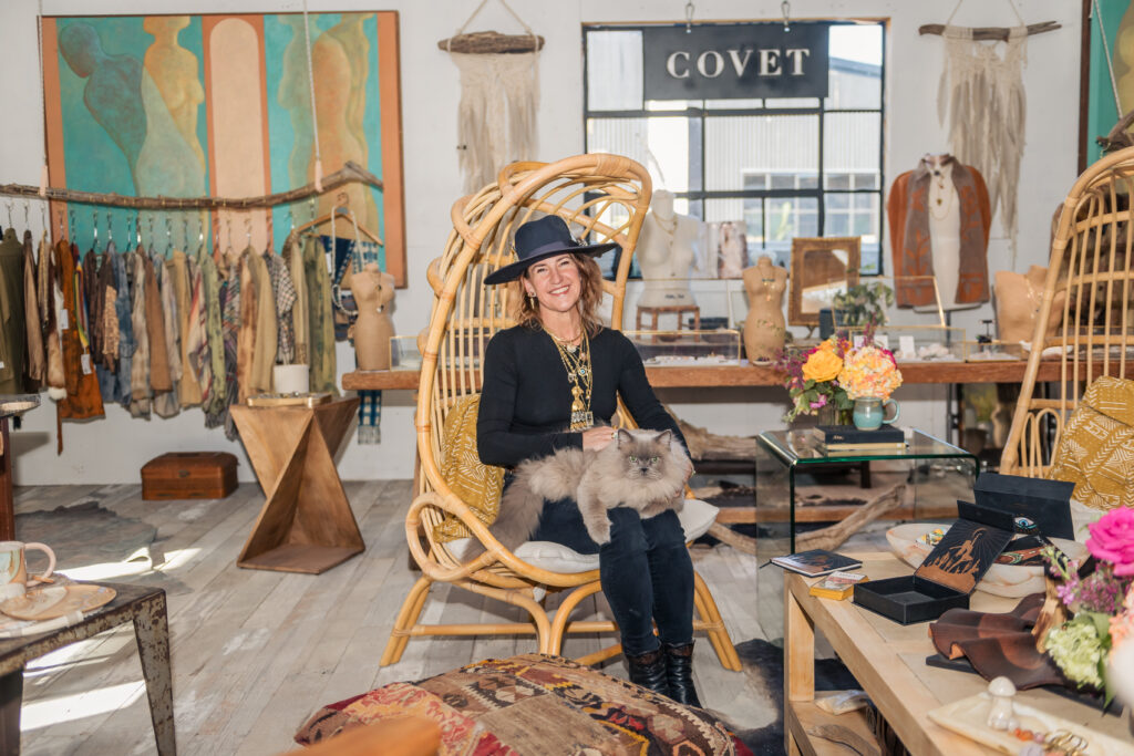 RDS_1698 Covet Aspen’s Brigid Brumby with Elvis (Photo by Heather Robards)