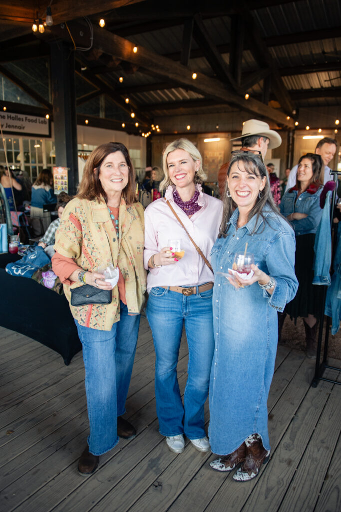 RDS_2208 Wanda Peters, Heidi Houston, Daniele Lee (Photo by Heather Robards)