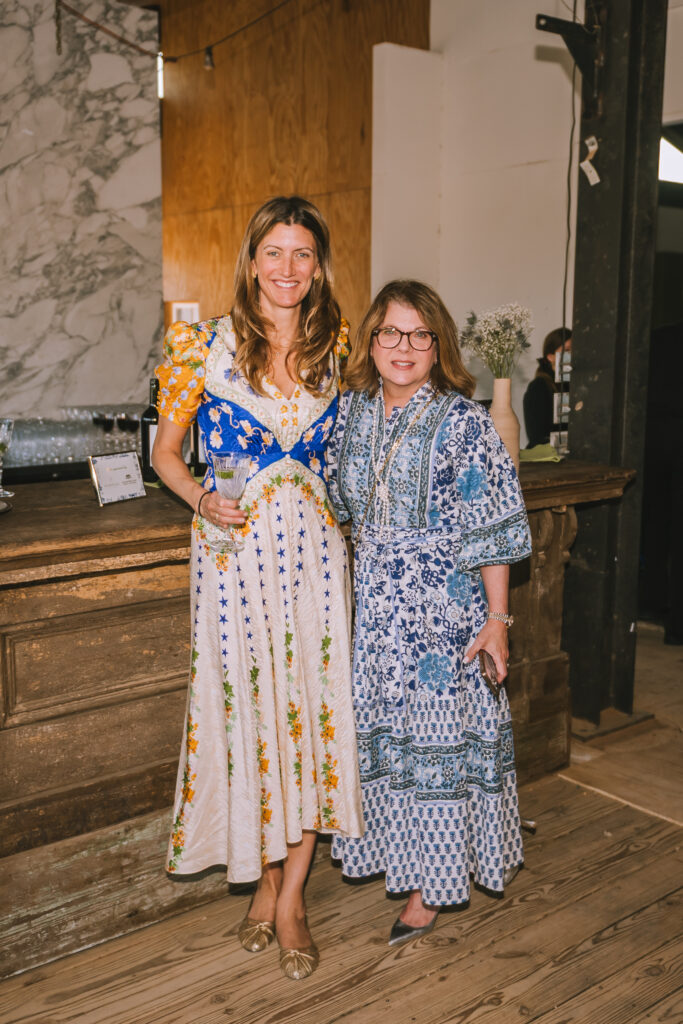 RDS_2732 Rebecca Ginns, Wendy Schiele