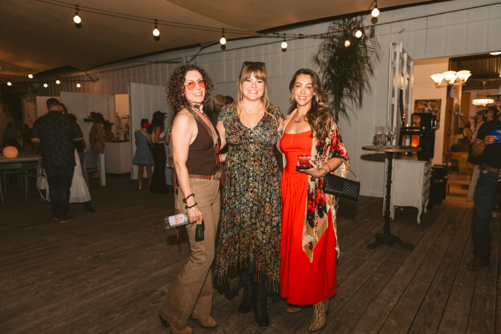 RDS_2928 Candice Cowin, Lizzy Welch, Susannah Mikulin