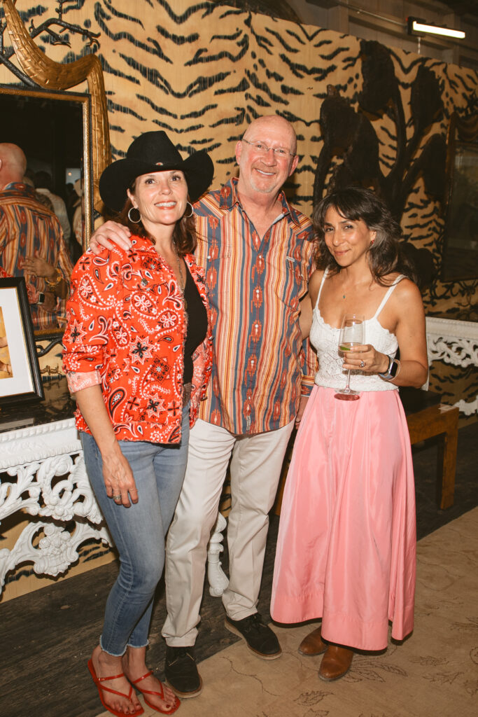 Patty McGrail, Adrian McGrail, Bita Nossa