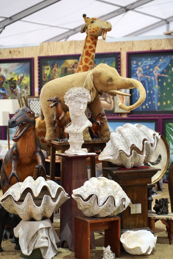 Daniel Schmidt Antiques_credit Deb Turner