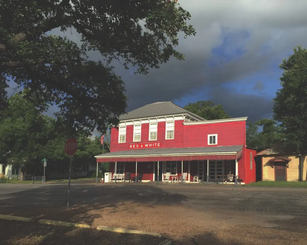 Red & White gallery