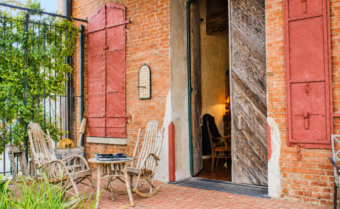 outside san antonio room 1 672x414